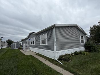 Thumbnail of mobile home