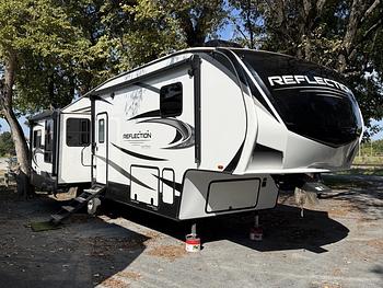 Thumbnail of RV