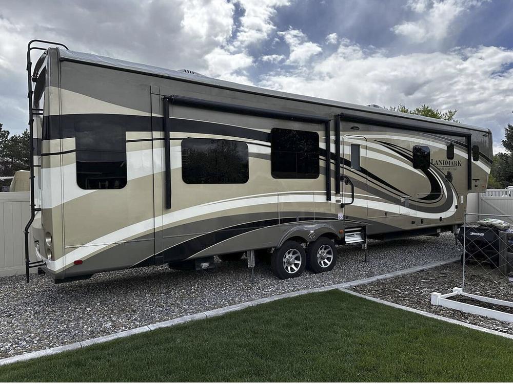 Photo of Rv
