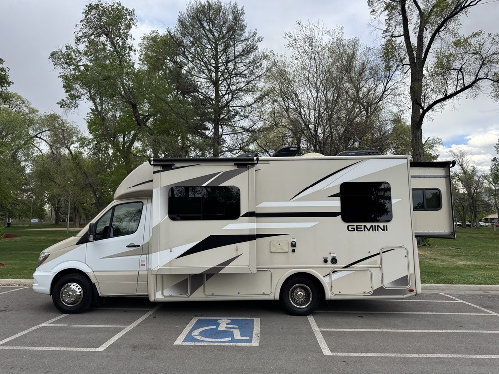 Photo of Rv