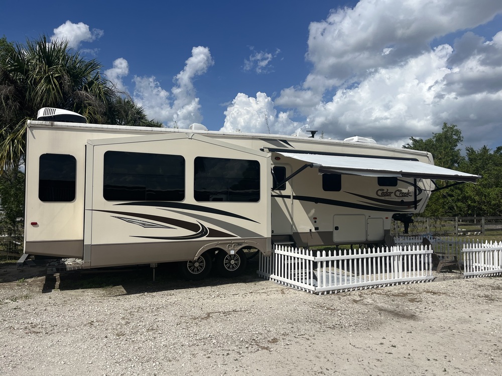 Photo of Rv