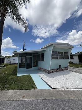 Thumbnail of mobile home
