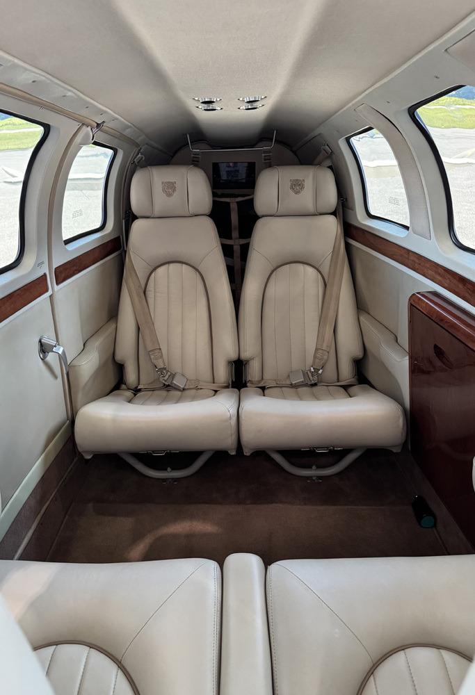 N168JG Interior 3_2.jpg