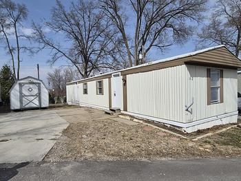 Thumbnail of mobile home