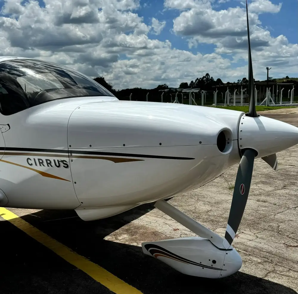 7439/cirrus-sr20-g2-2005-flightmarket-id-7439-28588.webp