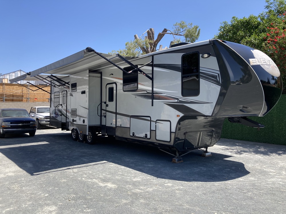 Photo of Rv