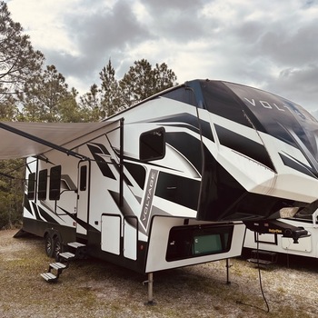 Thumbnail of RV