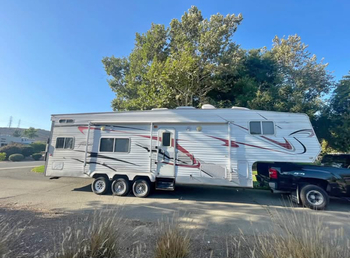 Thumbnail of RV