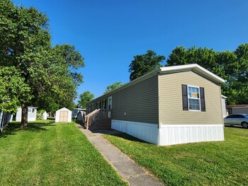 Thumbnail of mobile home