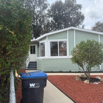 Thumbnail of mobile home