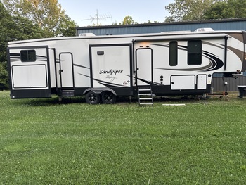 Thumbnail of RV