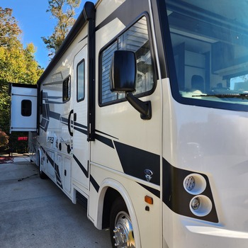 Thumbnail of RV
