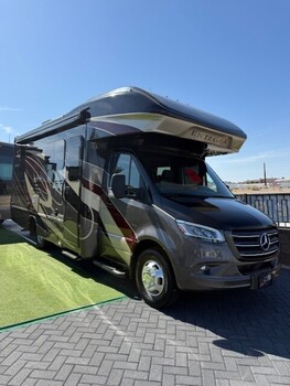 Thumbnail of RV