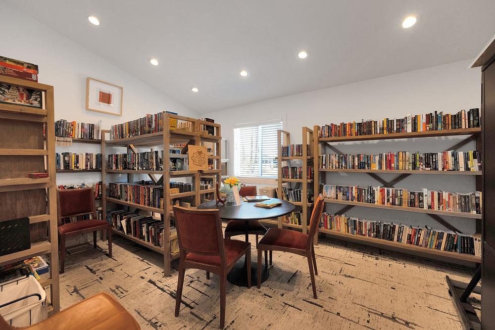 65 3300 E Broadway Rd Mesa AZ 85204 USA Living room 2T6A0194