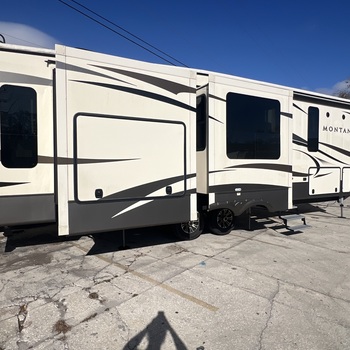 Thumbnail of RV