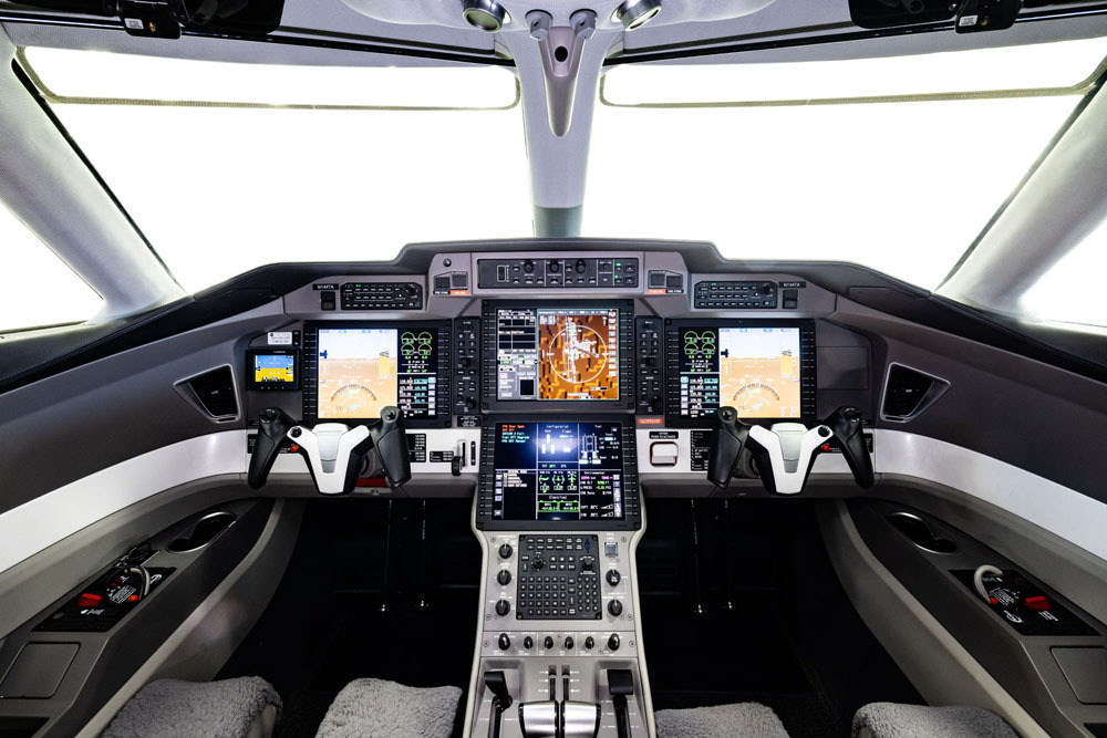 4-PC-24-SN-144-Cockpit.jpg