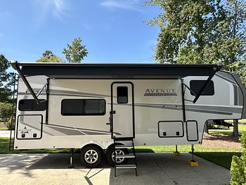 Thumbnail of RV