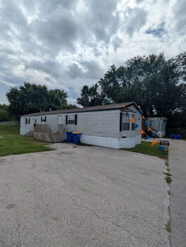 Thumbnail of mobile home