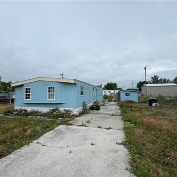 Thumbnail of mobile home