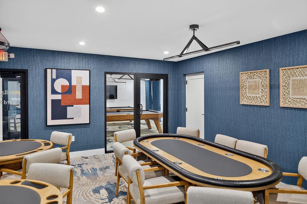 047 2305 W Ruthrauff Rd Others 0032
