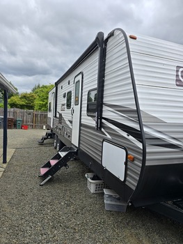 Thumbnail of RV