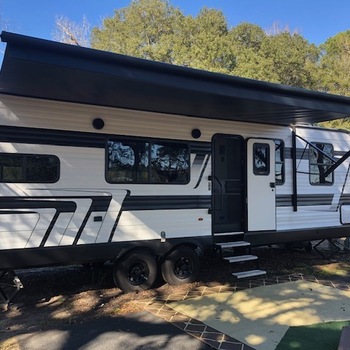 Thumbnail of RV