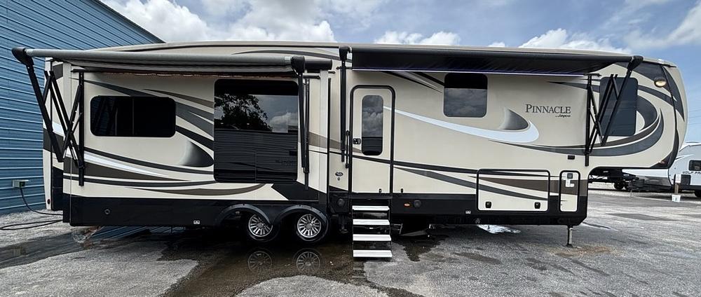 Photo of Rv