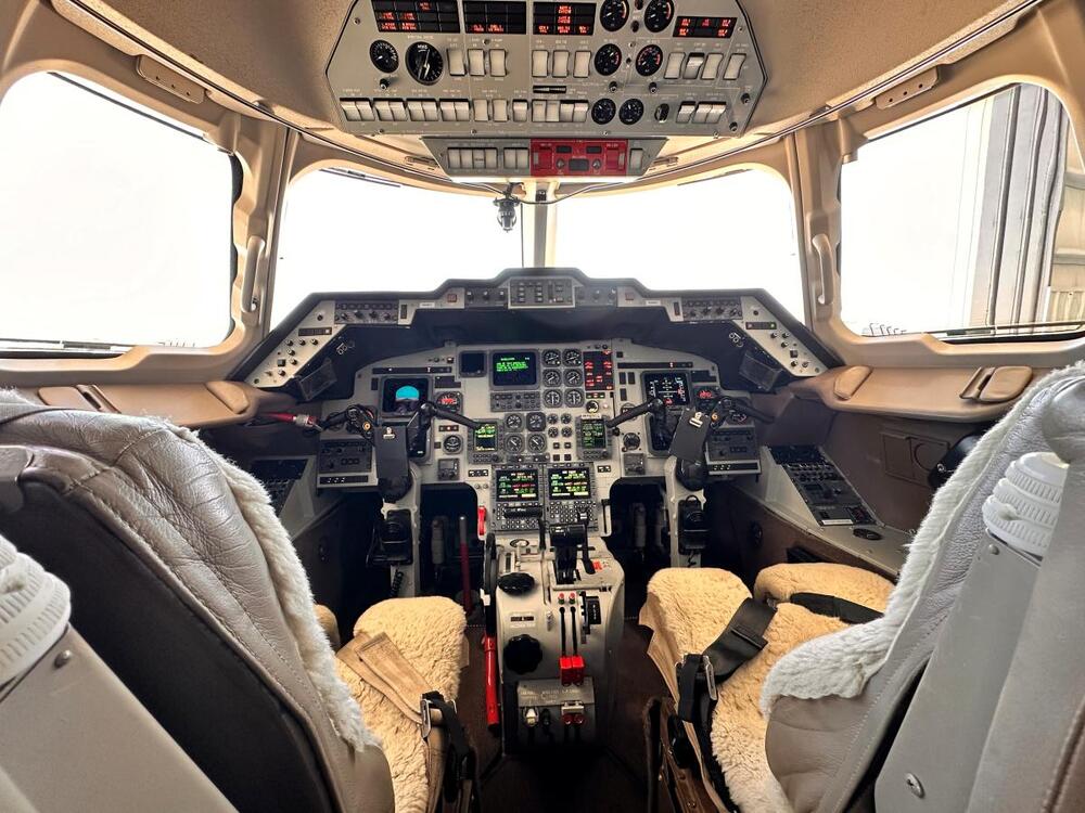 Cockpit_3.jpg