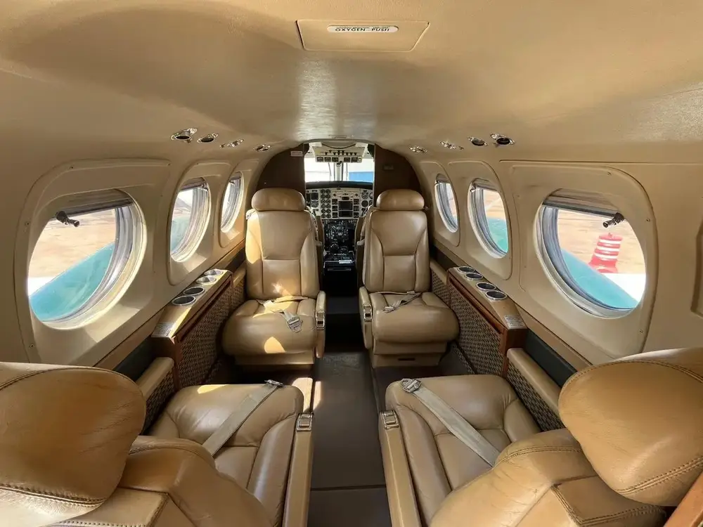 7431/beechcraft-king-air-c90gt-2006-flightmarket-id-7431-32061.webp