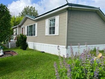 Thumbnail of mobile home