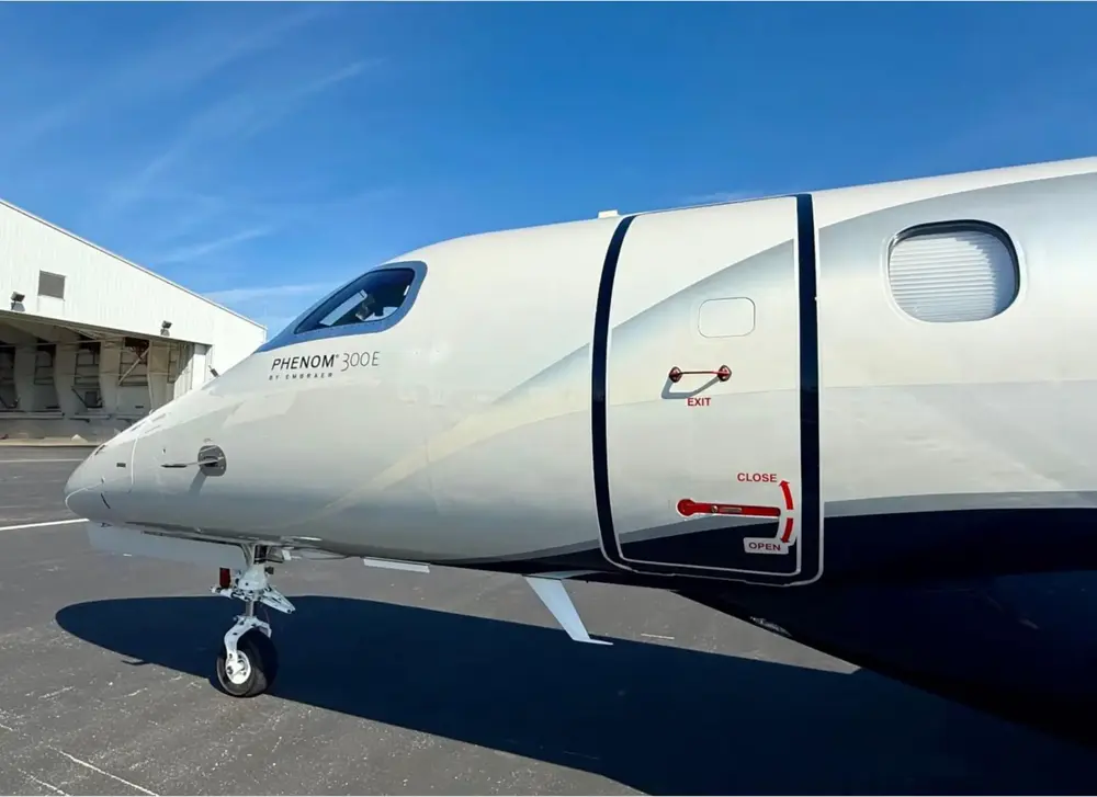 7608/embraer-phenom-300e-2021-flightmarket-id-7608-40182.webp