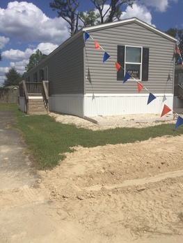 Thumbnail of mobile home