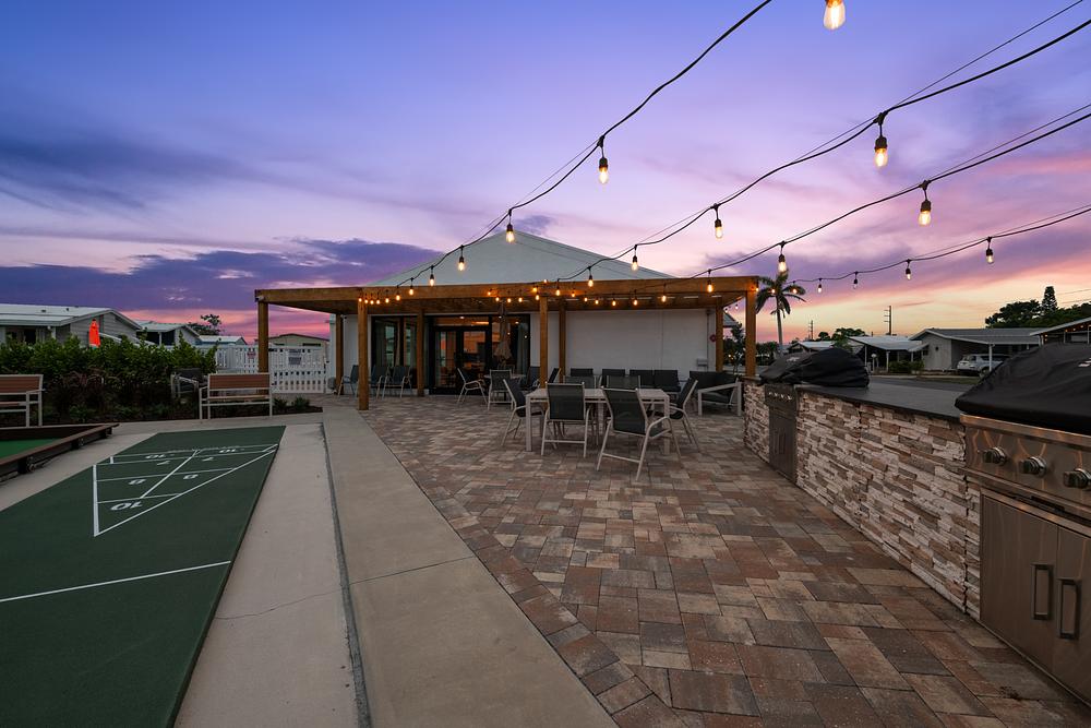 04 4530 9th St E Bradenton FL 34203 USA Exterior  MCP5510 1