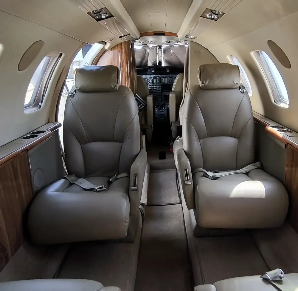7120/cessna-citation-jet-525-1999-flightmarket-id-7120-07105.webp