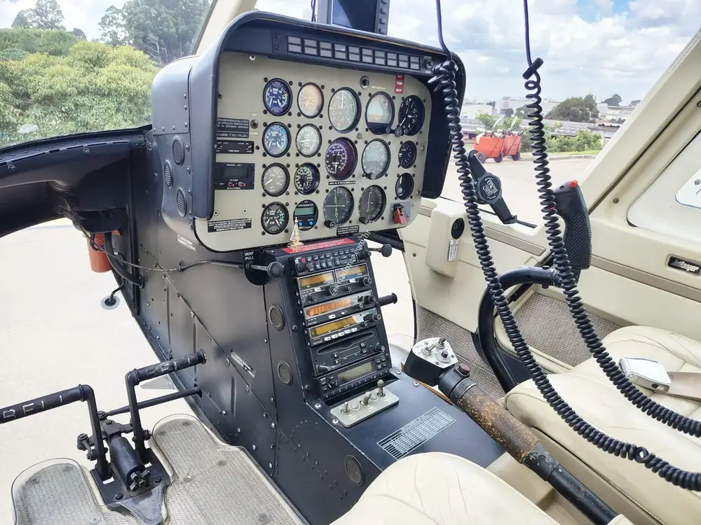 7620/bell-206b-ii-iii-jetranger-1989-flightmarket-id-7620-29253.webp