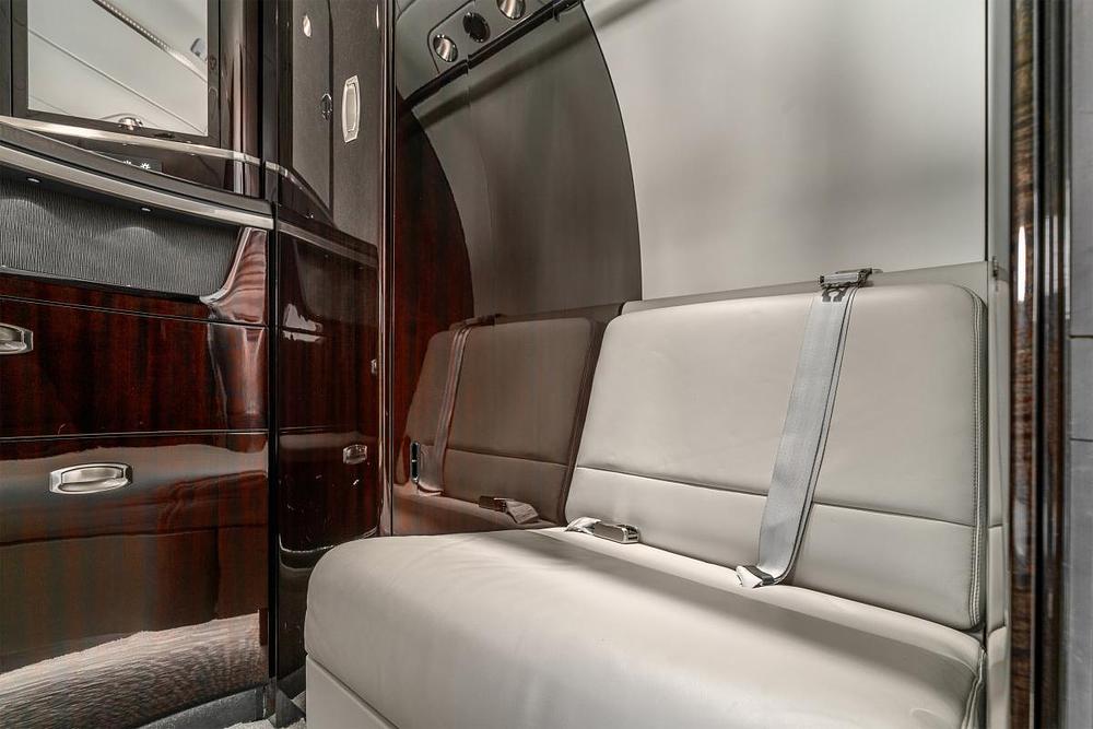09-interior6_680A-0116_N354MG.jpg