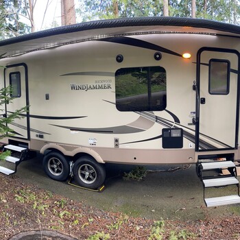 Thumbnail of RV