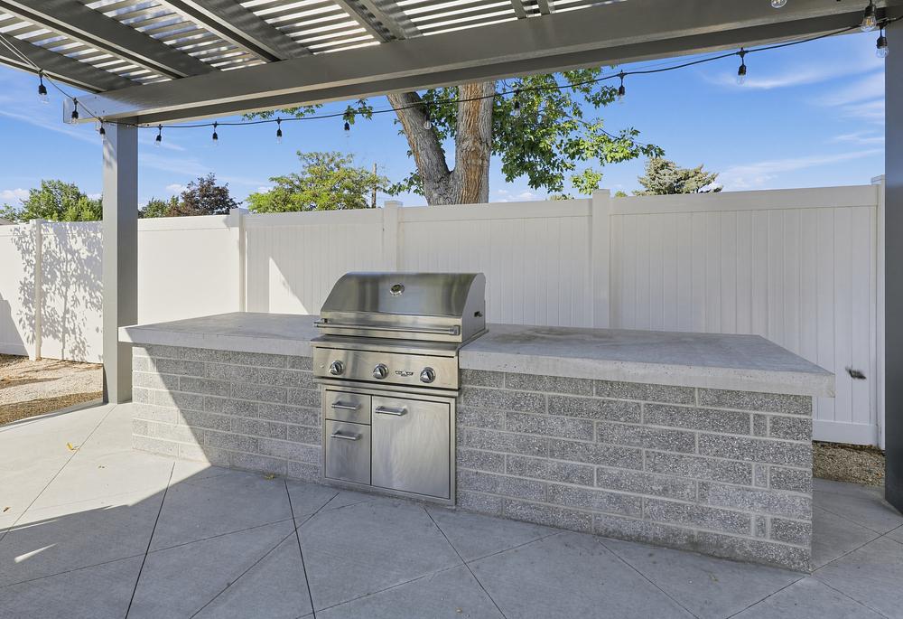20 10647 W Macaw Ln Exterior 1694
