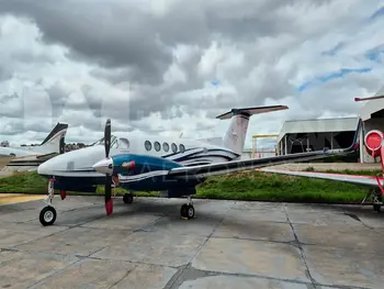 7790/beechcraft-king-air-250-2015-flightmarket-id-7790-34240.webp