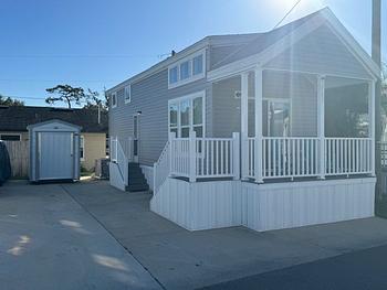 Thumbnail of mobile home