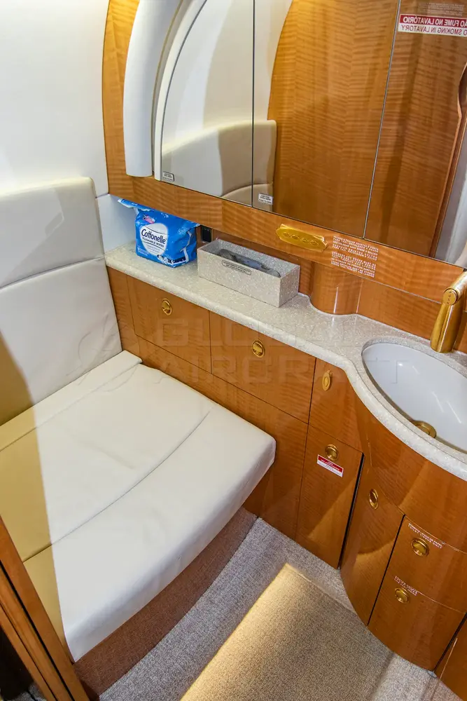 7598/gulfstream-g150-2012-flightmarket-id-7598-52158.webp