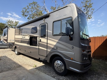 Thumbnail of RV