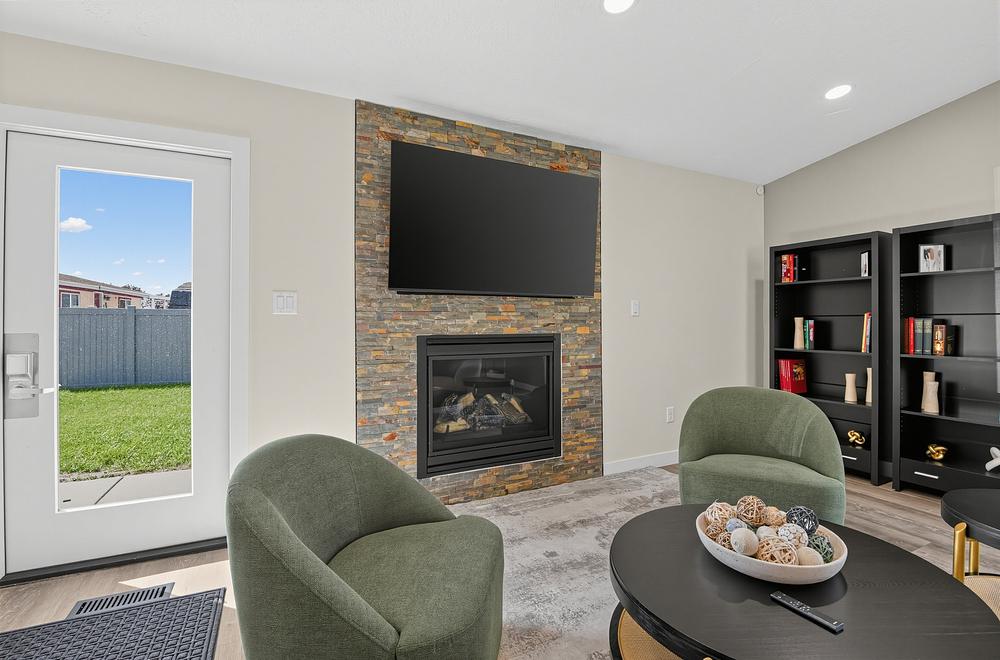 05 1500 N Angel St Living room 1299
