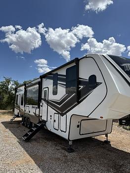 Thumbnail of RV