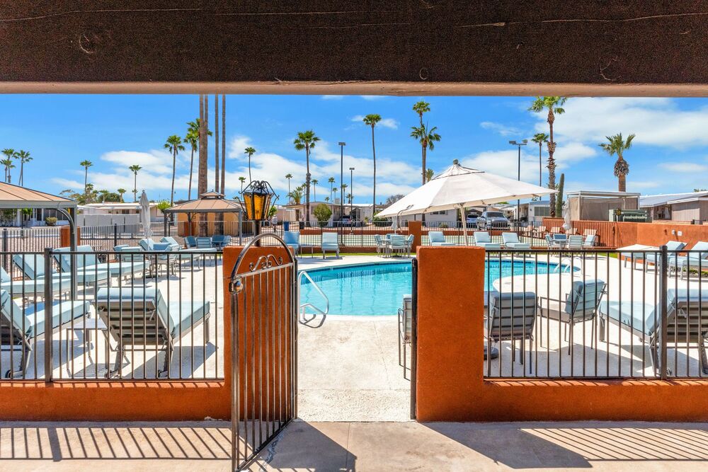 04 2305 W Ruthrauff Rd Tucson AZ 85705 USA Exterior DSC09897