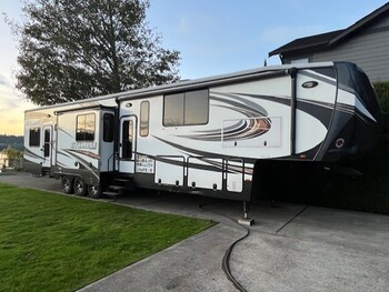 Thumbnail of RV