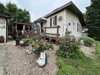 Thumbnail of mobile home