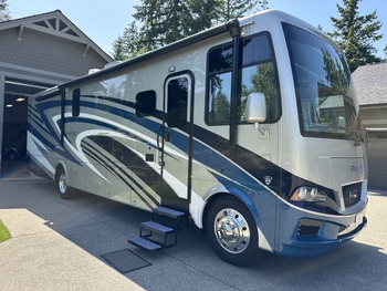 Thumbnail of RV