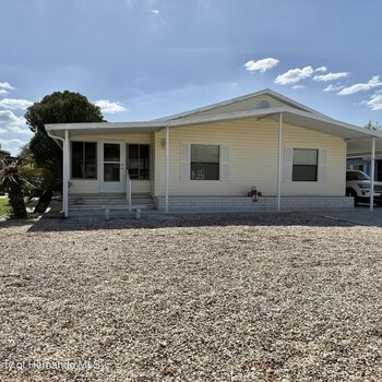 Thumbnail of mobile home