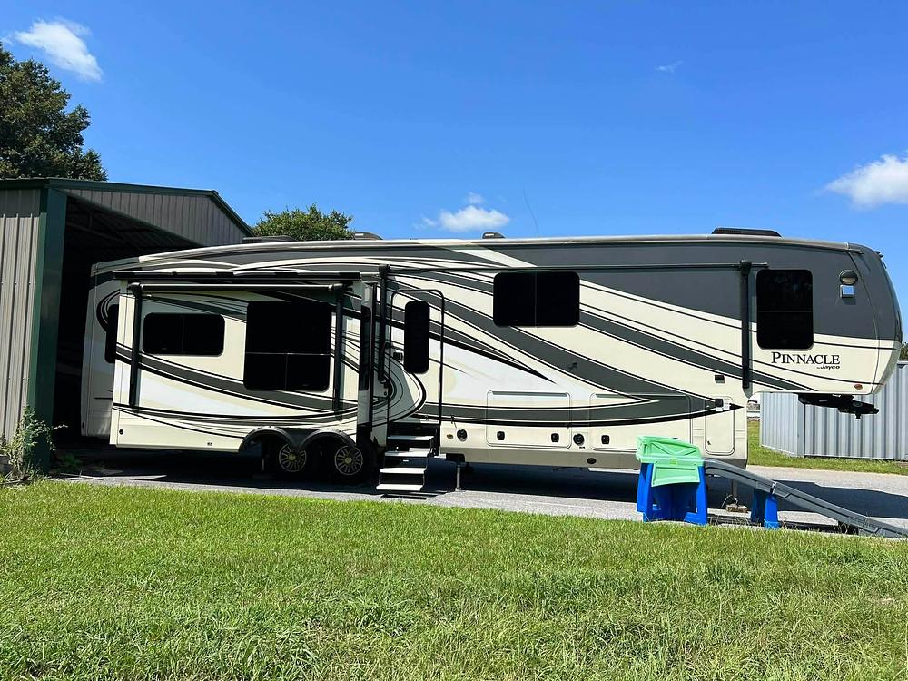 Photo of Rv